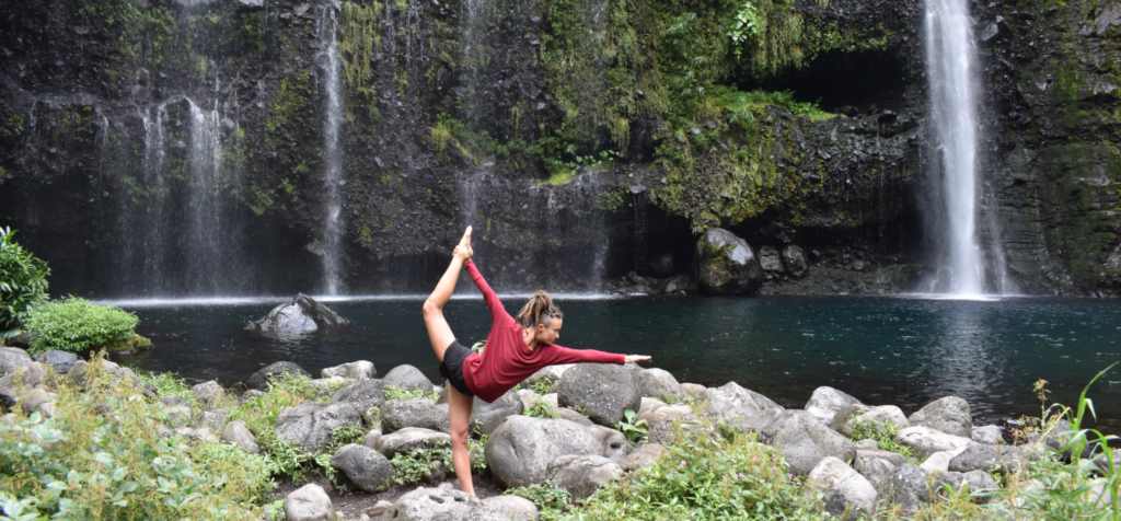 Yoga Standing Bow at waterfal during continuing education formation continue